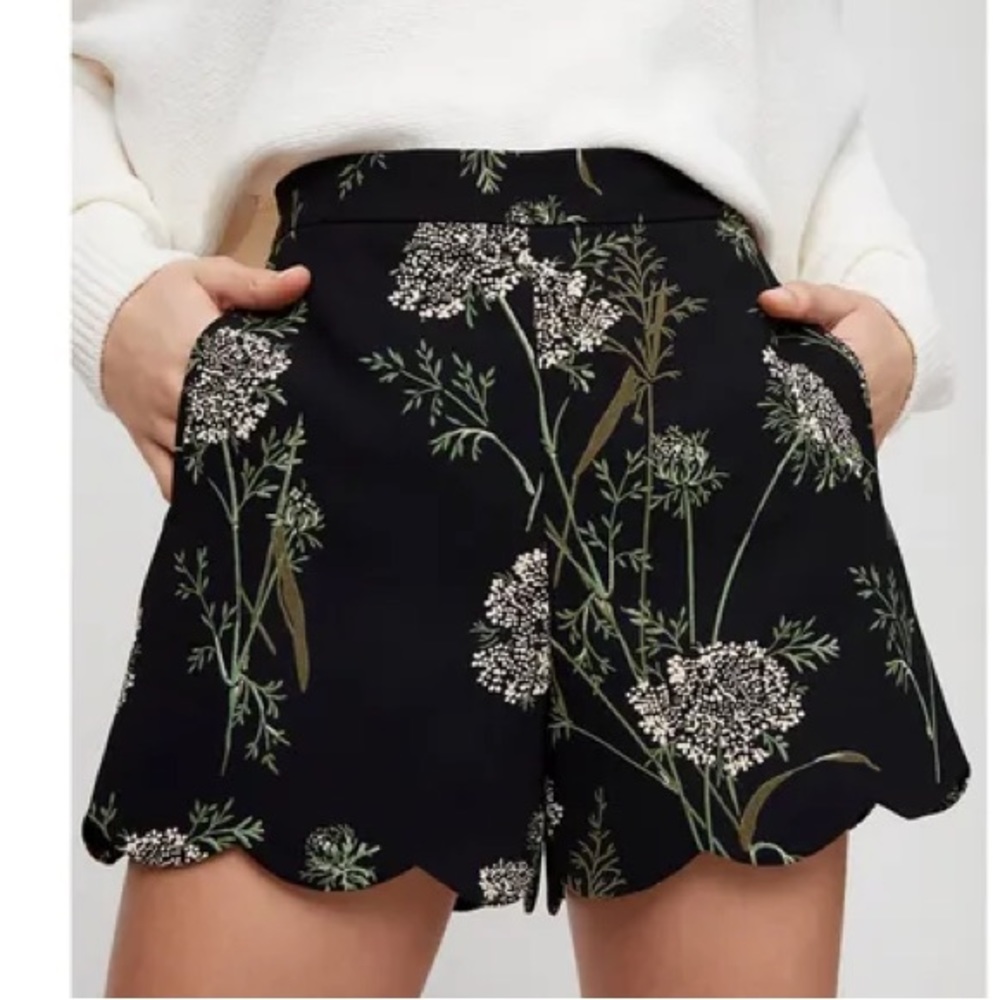 Aritzia Wilfred Arbe Shorts High Waist Scallop Hem Fully Lined Black Floral Sz 4